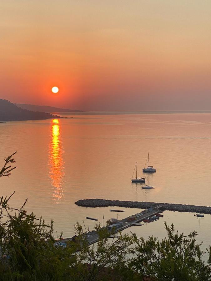 Villa L'Ensoleillee Vue Panoramique Mer, 250 M De La Plage Et Du Centre Ville Мантон Екстер'єр фото